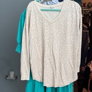 Z Supply Cream Leopard V-Neck Sweatshirt